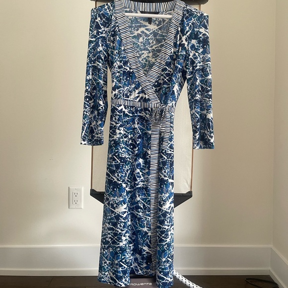 BCBGMaxAzria Blue Print Wrap Dress - Picture 5 of 5
